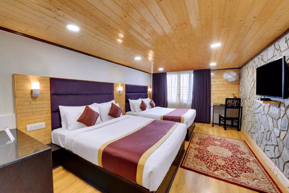 Accommodations at Sumitel Hotel, 500 meters from Mall Road
