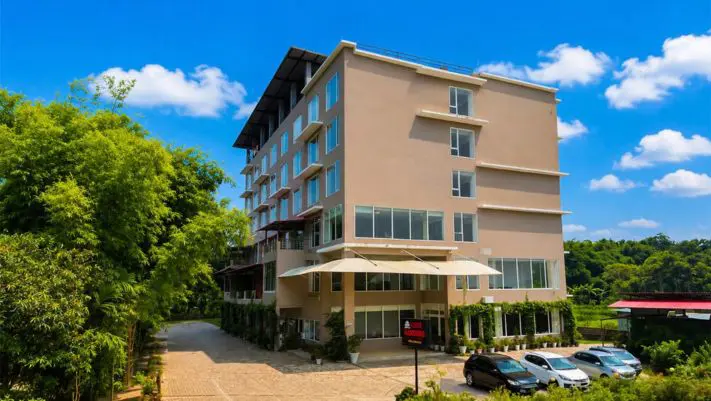 YASHSHREE NAMDANG PREMIER HOTEL & BANQUET