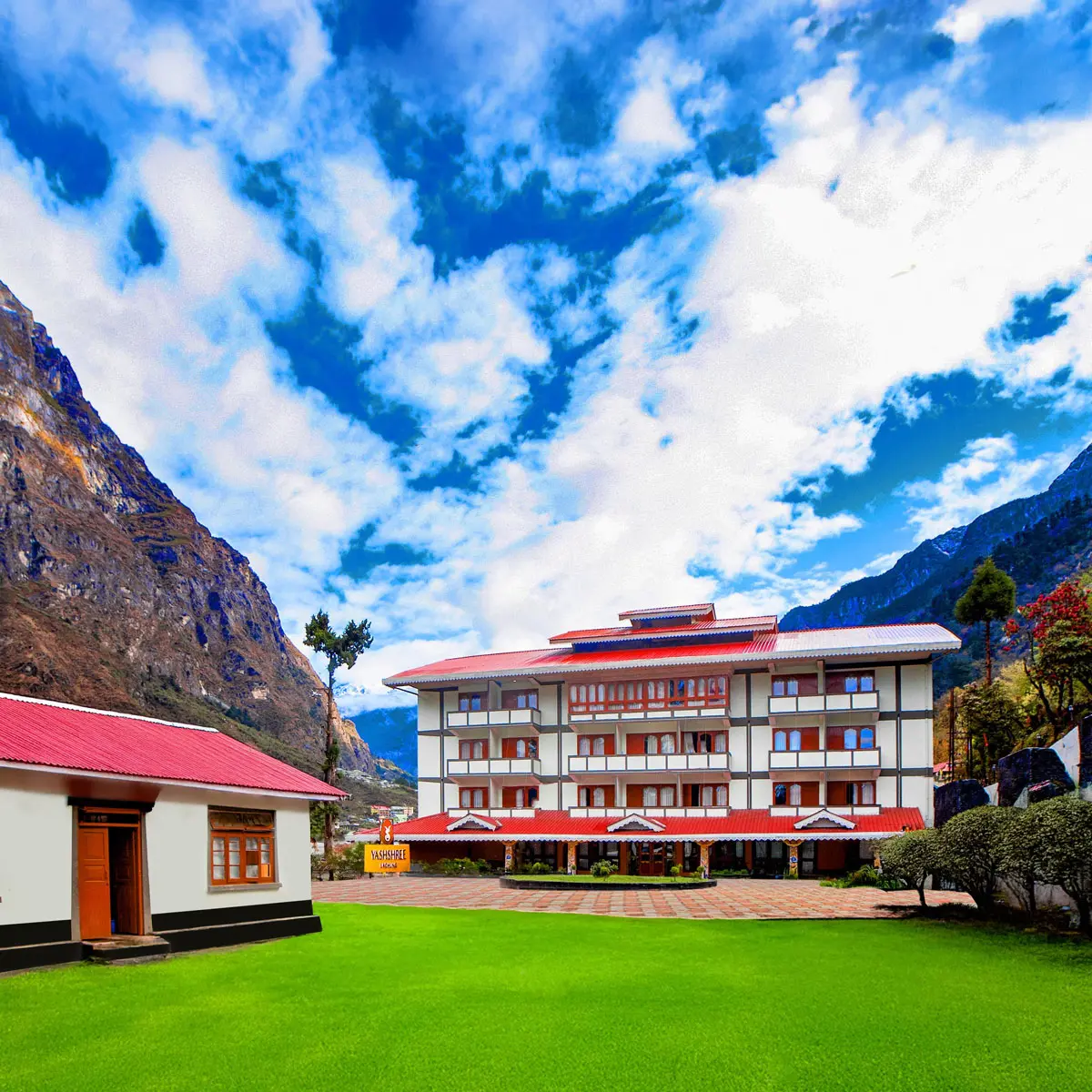 Yashshree Lachung luxury hotel by Sumi Yashshree Hotels