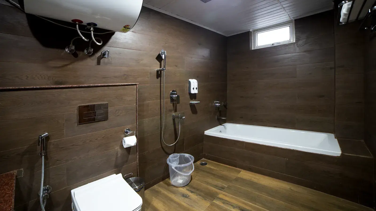 Premium Room With Bathtub
