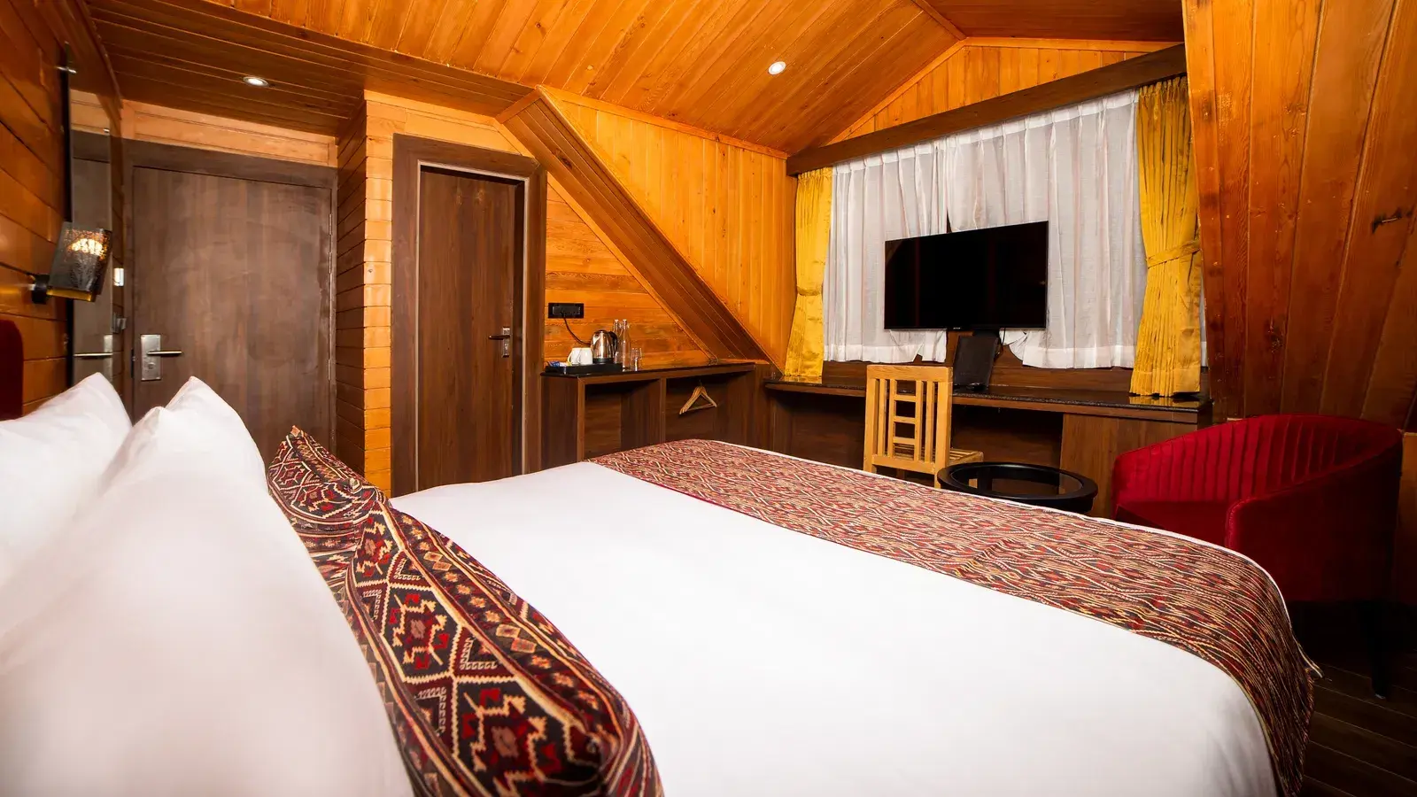 Yashshree Standard Room