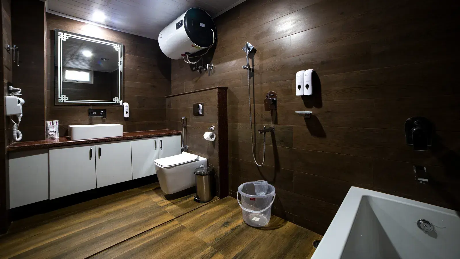 Premium Room With Bathtub