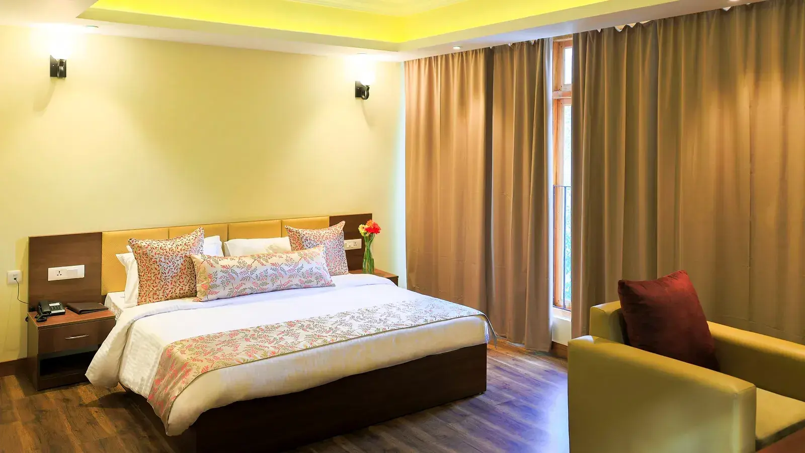 Senior Suite With Mountain View