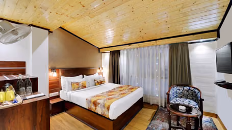 Yashshree Standard Room